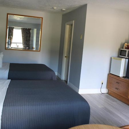 Bancroft Inn & Suites Zewnętrze zdjęcie